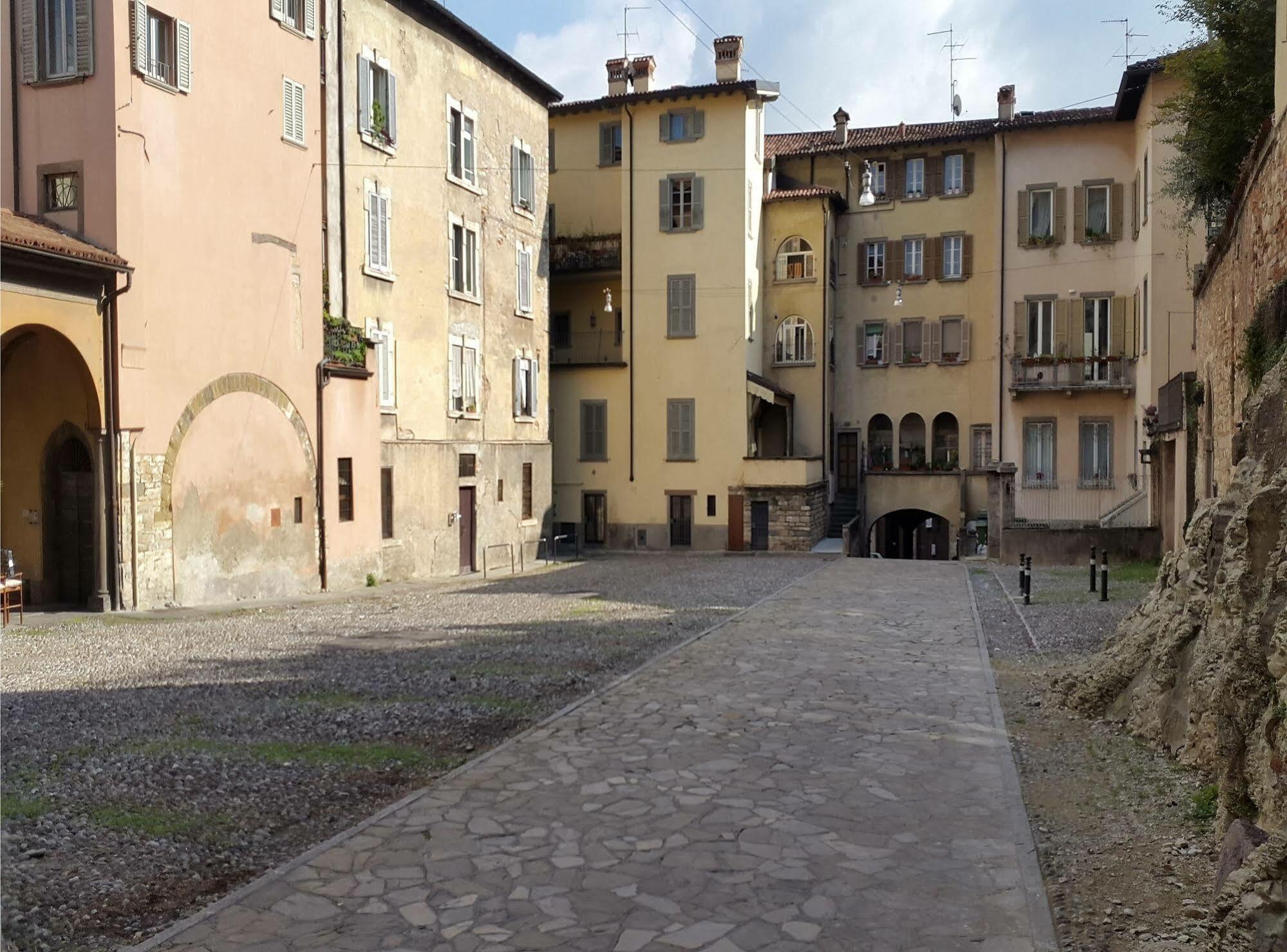 Uptown B'N'B Bérgamo Exterior foto